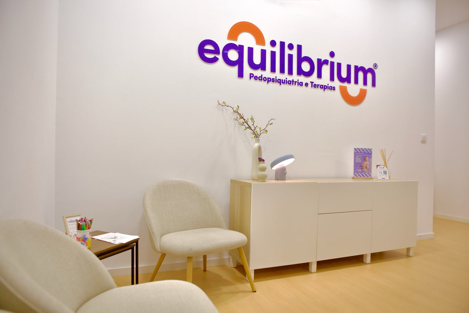 Receção da Clínica Equilibrium em Guimarães — fotografia original aprovada